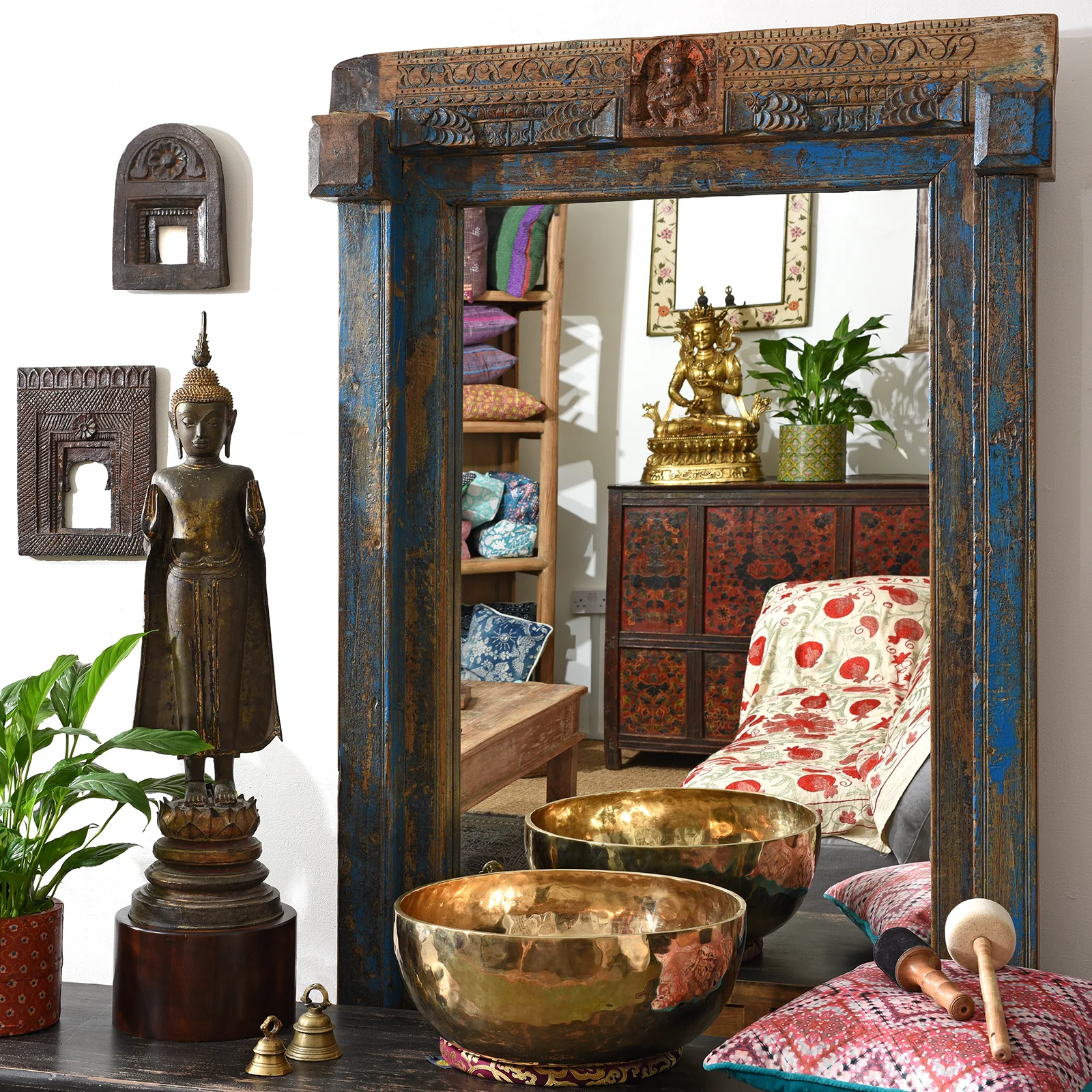 Painted Altar Cabinet from Tibet - 19th Century - Image 3