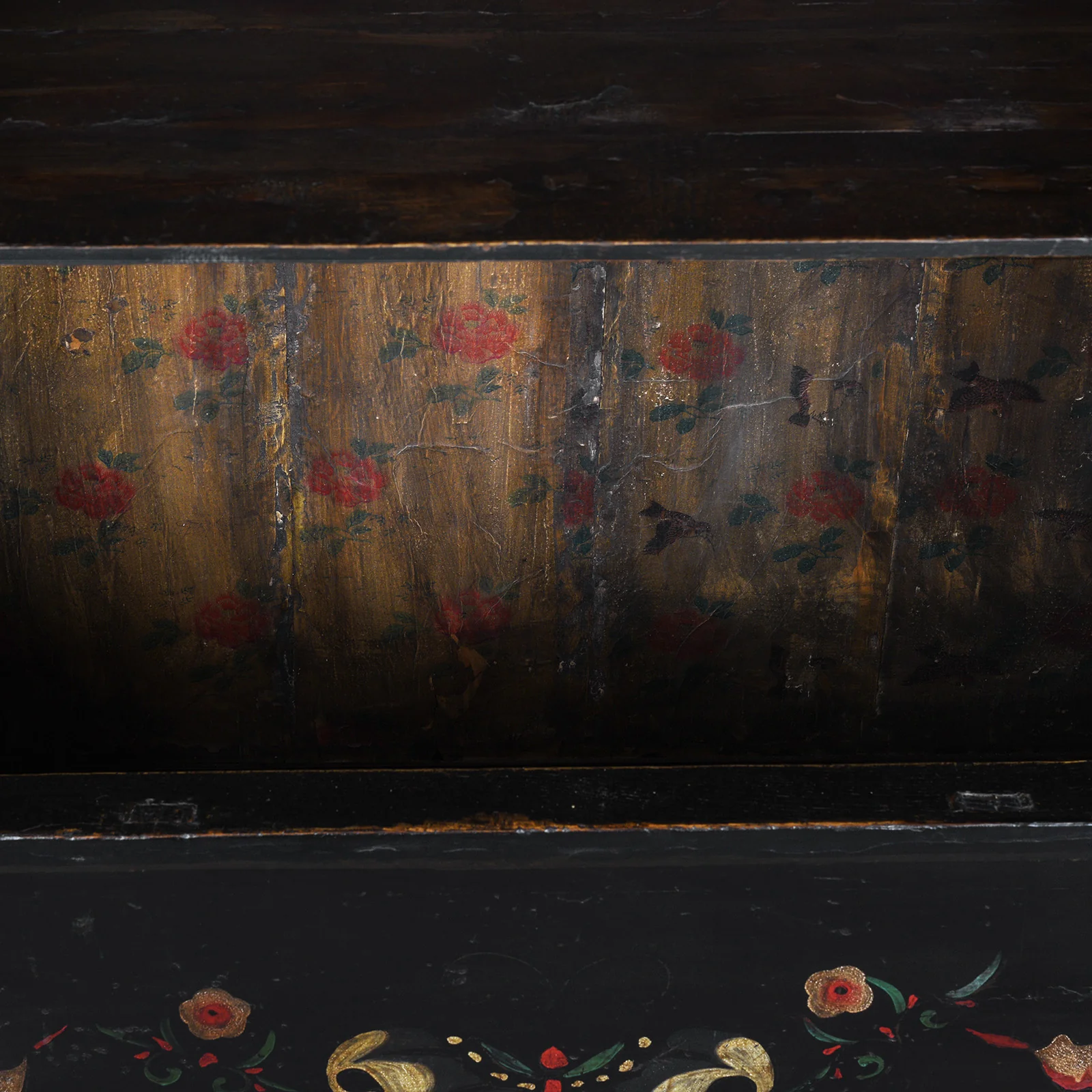 Black Lacquer Wedding Cabinet from Shanxi - 19th Century - Image 12